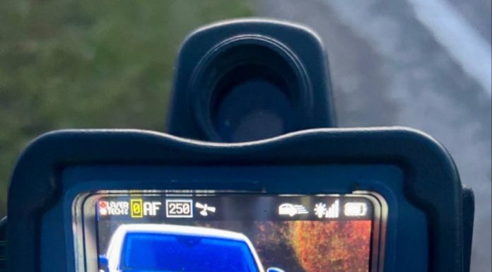 A confundat drumul cu pista: Șoferul unui Porsche, prins în timp ce gonea cu 165 km/h. Ce riscă