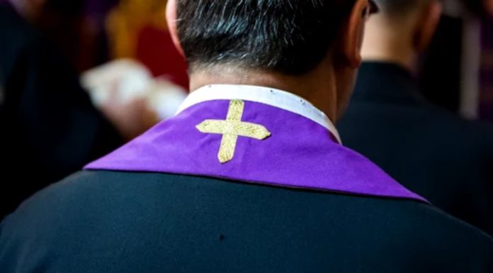Aproape 4.400 de persoane au denunțat abuzuri comise de preoți catolici în Italia: Cele mai multe victime erau minore când au avut loc faptele