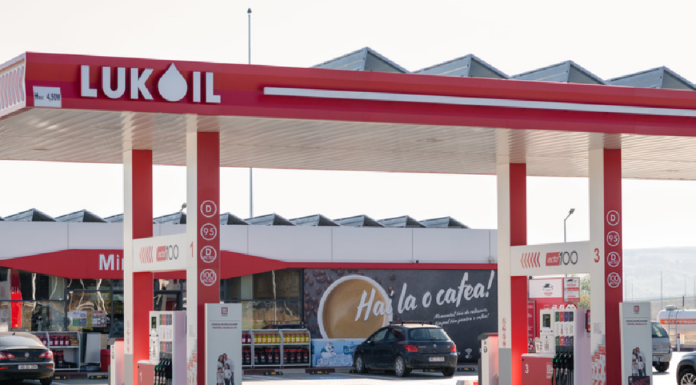 Lukoil acceptă oferta grupului elveţian Gunvor de preluare a activelor sale externe, după sancţiunile impuse de SUA
