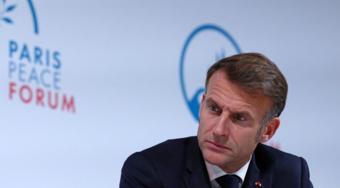 Popularitatea lui Emmanuel Macron în Franța atinge un minim istoric și egalează anti-recordul unui alt președinte francez