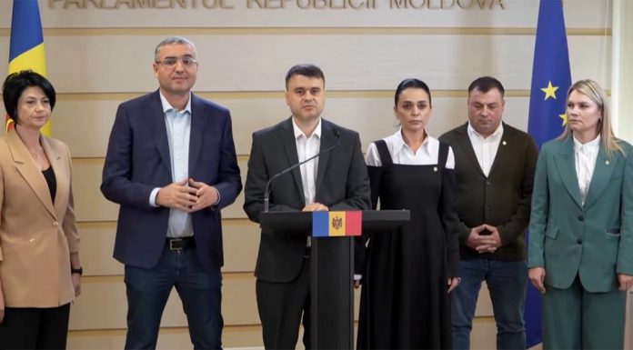 Deputatul fracțiunii „Partidul Nostru”, Alexandr Berlinschii, a cerut publicarea CV-urilor candidaților la funcțiile de miniștri