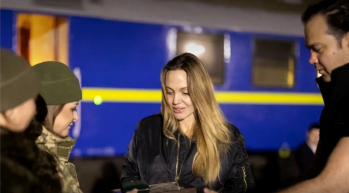„Safari uman”. Angelina Jolie, mărturii tulburătoare după vizita în Ucraina. „Dronele sunt folosite pentru a urmări, vâna și teroriza civilii”