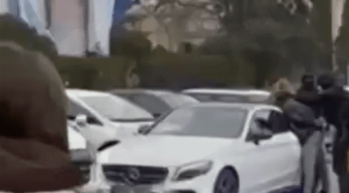 (video) Scene ca în filme, la Bălți: Mascații au reținut un tânăr în plin trafic, lângă un Mercedes