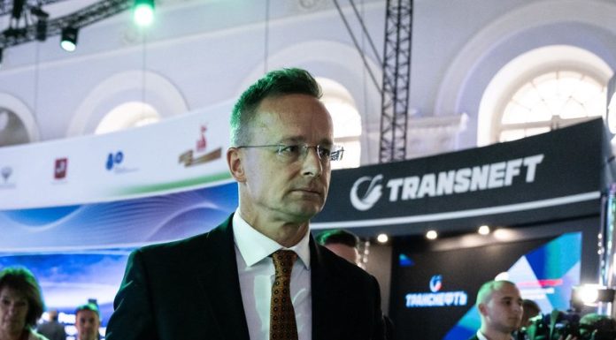 Statele Unite au acordat Ungariei derogare de la sancţiunile privind petrolul şi gazele ruseşti