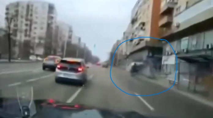(video) Accident crâncen la Iași. O maşină s-a dat „peste cap” de câteva ori. În mod surprinzător, şoferiţa a scăpat doar cu răni uşoare