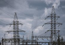 Sistemul energetic, afectat de vremea rea: Liniile electrice Vulcănești–Isaccea și Vulcănești–MGRES au cedat în timpul furtunii, din această noapte