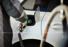 Benzina continuă să se scumpească, iar motorina se ieftinește ușor: Cât vor costa mâine carburanții