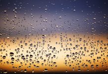 Vreme caldă, cu nori spre seară: Meteorologii anunță ploi slabe pe arii restrânse, astăzi