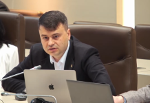 VIDEO | PAS a blocat în comisie proiectul de majorare a scutirilor vamale pentru colete. Alexandr Berlinschii: „Diaspora contează pentru ei doar la alegeri”