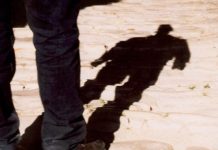 (foto) Imagini cu bărbatul care ar fi încercat să răpească două fete, la Buiucani: S-ar fi întâmplat lângă o școală