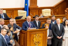 (video) „Mi-am adus aminte de 8 iunie 2019, în timpul statului capturat.” Igor Dodon, după scandalul din Parlament: Atunci am început ședința cu lumina stinsă, fără microfoane