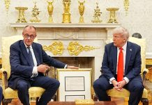 Cadou neașteptat pentru Trump la summitul G7. Ce a primit de la cancelarul Germaniei